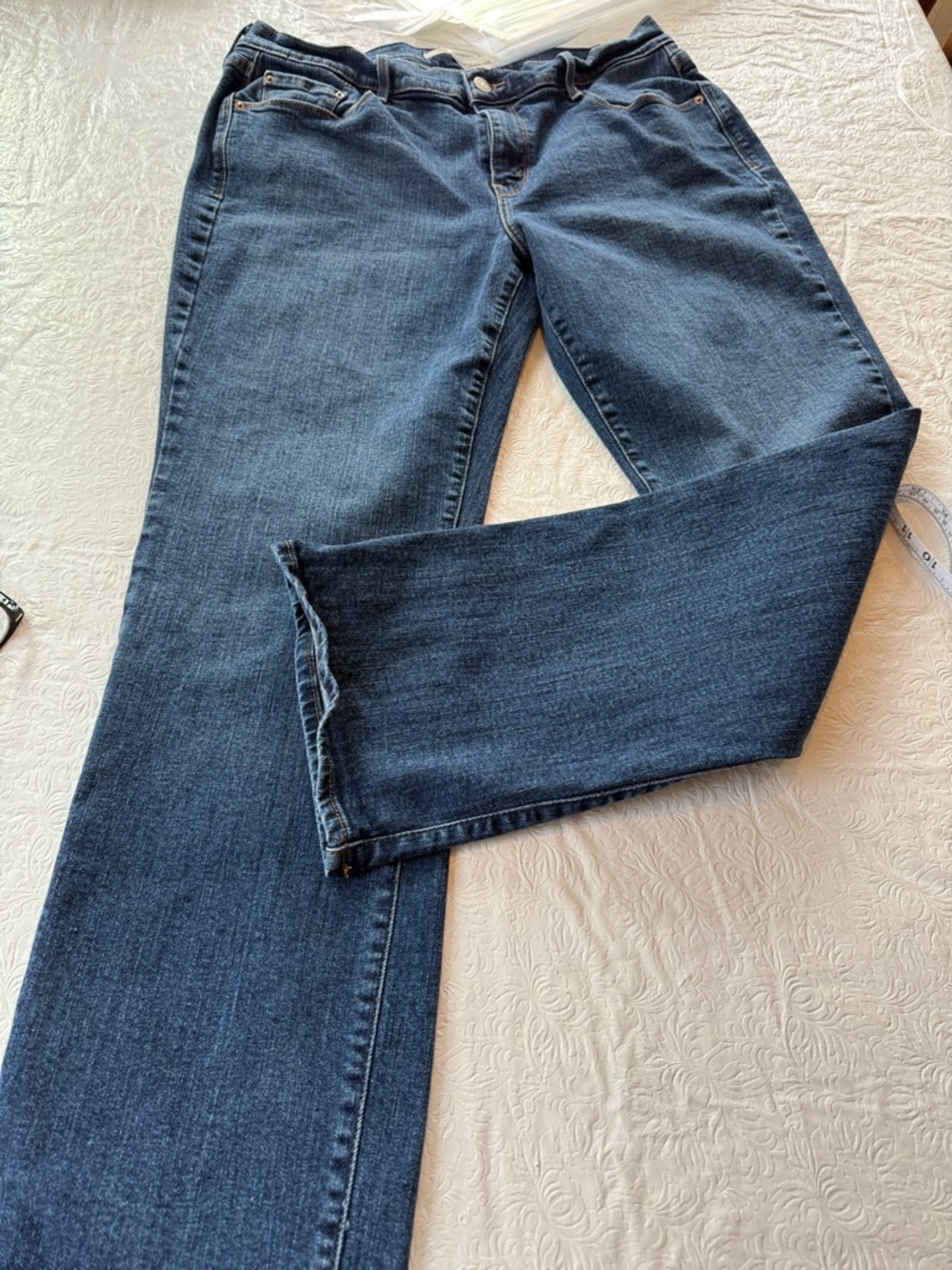 Straight-Leg Women's Jeans in Dark Blue Denim